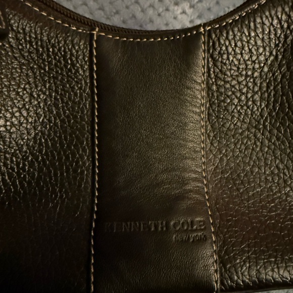Kenneth Cole Black Leather Small Hand Held Bag - Picture 2 of 3